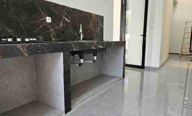 RUMAH BARU GRESS SUTOREJO SEMI FURNISH HIGH SPEC
