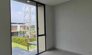 Jual Sewa Rumah baru gress Citraland Greenlake tipe Fiona dimensi 6x15 meter ada 3 kamar tidur