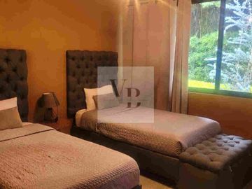 Venta de casa moderna en condominio