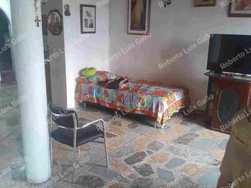Vendo casa 2o. piso con garaje en manrique oriental cerca al parque Gaitán