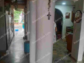 Vendo casa 2o. piso con garaje en manrique oriental cerca al parque Gaitán