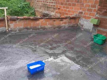 Vendo casa 2o. piso con garaje en manrique oriental cerca al parque Gaitán