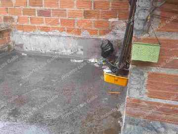 Vendo casa 2o. piso con garaje en manrique oriental cerca al parque Gaitán