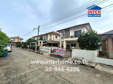 Two-story detached house, 60 sq.wa., Panyasiri Village, near Ladlumkaew Hospital, Soi Tesaban 7, Ladlumkaew, Pathum Thani.