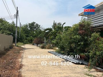 Vacant land, 128 sq.wa., Pin Thong Land Factory Village, Highway No. 340, Klong Lak Khon Canal Road, Sai Noi, Nonthaburi.