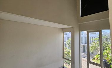 Rumah Grand Pakuwon Surabaya Barat carpot 2 mobil, row 4 mobil