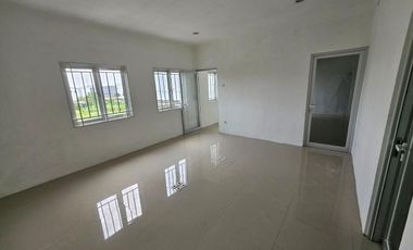 Pergudangan Romokalisari Baru Modern Loading Dock