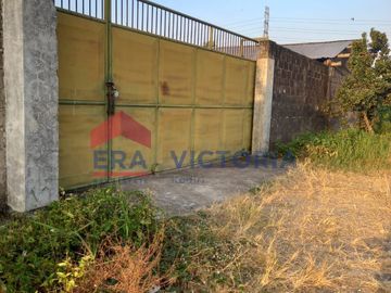 Gudang Pengrajin Kayu di Ngronggo Kota Kediri Sudah Pagar Keliling Atap Seng
