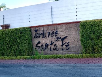 TERRENO EN VENTA EN JARDINES DE SANTA FE MUY CERCA DE LA IBERO E IMSS 58 LEON