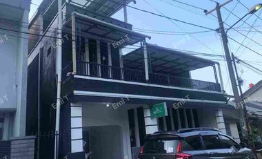 Rumah 2 lantai dengan balkon di Margahayu Buah Batu Bandung