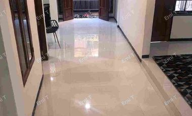 Rumah 2 lantai dengan balkon di Margahayu Buah Batu Bandung