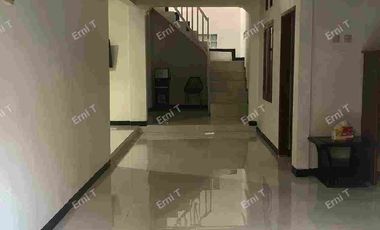 Rumah 2 lantai dengan balkon di Margahayu Buah Batu Bandung