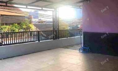 Rumah 2 lantai dengan balkon di Margahayu Buah Batu Bandung