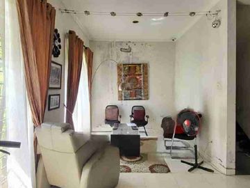 Rumah siap huni lokasi strategis di Discovery Bintaro