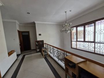 FOR SALE RUMAH EKSLUSIF KAWASAN ELIT STRATEGIS DI ARAYA SURABAYA KOTA MA 452