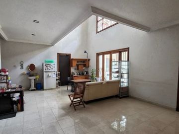 FOR SALE RUMAH EKSLUSIF KAWASAN ELIT STRATEGIS DI ARAYA SURABAYA KOTA MA 452