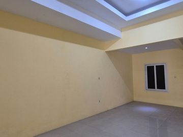 Rumah 1.5 Lantai Rungkut Surabaya – RM106APD