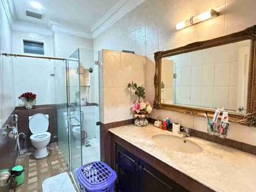 DIJUAL RUMAH MEWAH SIAP HUNI 2 LANTAI DI PURI SRIWEDARI ALTERNATIVE CIBUBUR