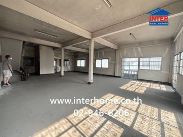4.5-story commercial building, 36.4 sq.wah, located in Sithiroj Community, Soi Phaholyothin 82, Phaholyothin Road, Vibhavadi-Rangsit Road, Lam Luk Ka,