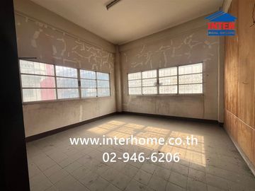 4.5-story commercial building, 36.4 sq.wah, located in Sithiroj Community, Soi Phaholyothin 82, Phaholyothin Road, Vibhavadi-Rangsit Road, Lam Luk Ka,