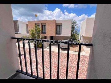RENTA | Departamento en Zibata, Querétaro | Planta baja | Patio- jardín | Alberca | plazas comerciales cerca.