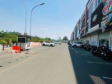 Burgundy Commercial Summarecon Bekasi Strategis Bulevar