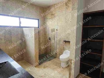 SE RENTA AMPLIA  CASA DE 4 RECÁMARAS,ALBERCA PRIVAD,A, SEGURIDAD,  AMENIDADES 2 CASAS CLUB, UBICADA EN RESIDENCIAL AQUA BY CUMBRES CANCÚN