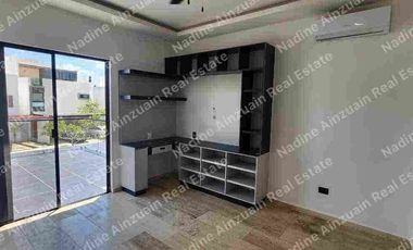 SE RENTA AMPLIA  CASA DE 4 RECÁMARAS,ALBERCA PRIVAD,A, SEGURIDAD,  AMENIDADES 2 CASAS CLUB, UBICADA EN RESIDENCIAL AQUA BY CUMBRES CANCÚN