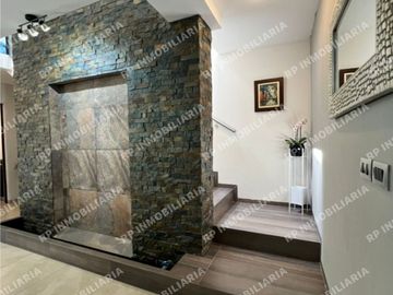 CASA TRES RECÁMARAS CON AMPLIOS ESPACIOS EN EXCELENTE UBICACIÓN EN EL CONDOMINIO