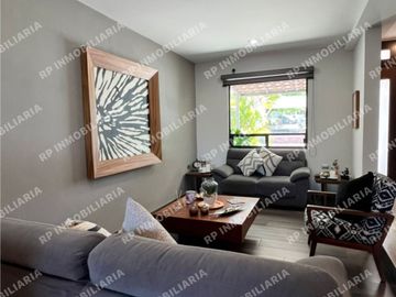 CASA TRES RECÁMARAS CON AMPLIOS ESPACIOS EN EXCELENTE UBICACIÓN EN EL CONDOMINIO