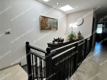 CASA TRES RECÁMARAS CON AMPLIOS ESPACIOS EN EXCELENTE UBICACIÓN EN EL CONDOMINIO