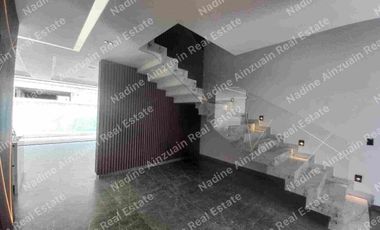 EN VENTA HERMOSA Y AMPLIA CASA EN RESIDENCIAL VÍA CUMBRES CANCÚN. 4 RECÁMARAS, ALBERCA, CUARTO DE SERVICIO, AMENIDADES, SEGURIDAD 24 HORAS.