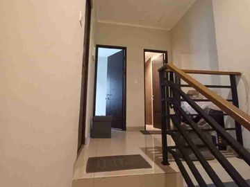 Dijual Rumah Murah 2 lantai Cluster Burgundy di Summarecon Bekasi