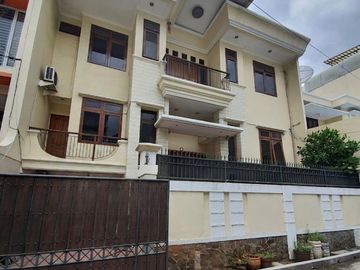 jual rumah bagus 3 lantai di sunter