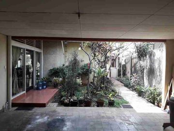 for Salle rumah lama cocok untuk usaha dan hunian di Pejaten Barat jakarta selatan