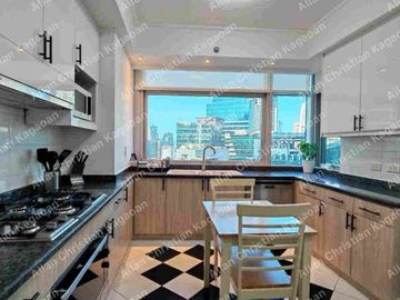 3 bedroom nicely furnished and well maintained unit at The Pacific Plaza Towers (PPT) in BGC For Lease