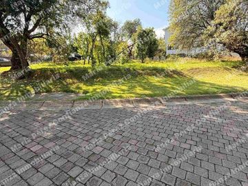 Exclusivo terreno en venta en club de Golf los Encinos. Excelente ubicación en esquina