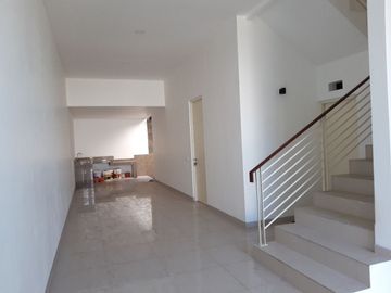 Rumah Baru Minimalis Modern Lokasi Gayungsari Surabaya Selatan
