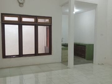 Rumah Medayu Selatan SIAP HUNI, KOSONGAN