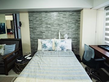 1-Bedroom Condo for Rent in The Columns Legazpi Village Makati City