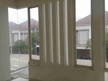 Termurah • Baru Gress‼️Dijual Grand pakuwon dekat Margomulyo
Cluster Victoria