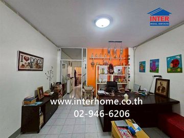 Three-story commercial building, 20 square wah (approximately 80 sq m), located near Suphan Buri Provincial Police Station, on Nang Soi Fa Road and Ph