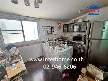 Three-story commercial building, 20 square wah (approximately 80 sq m), located near Suphan Buri Provincial Police Station, on Nang Soi Fa Road and Ph