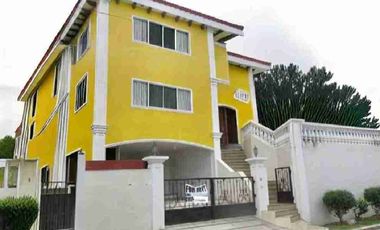 House for rent in Cebu City, Gated in Banilad close to schools