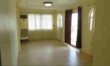 House for rent in Cebu City, Gated in Banilad close to schools