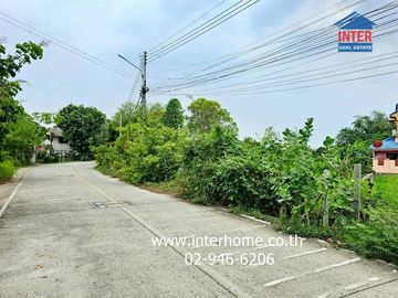 A 3 rai, 263.9 sq.wa (approximately 1.2 acres) vacant land plot located on the Chao Phraya River in Pathum Thani City, near Wat Thian Thawai and on Ba