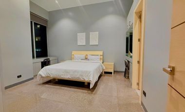 BRAND NEW 4 BR unit with PARKING  | THE LUXE  BGC