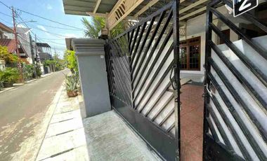 dijual.rumah ditengah kota daerah pisangan lama jakarta timur