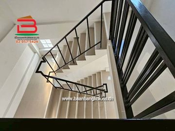 อาคารพาณิชย์ เนื้อที่ 22.5 ตรว. ติดกับหมู่บ้านธาราพฤกษ์ (ใกล้โรงเรียนกันต์วิชญ์) ถนนคลองใหม่ ตำบลบางช้าง อำเภอสามพราน จังหวัดนครปฐม