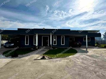 Exclusiva residencia autosustentable en parcelación privada | Sector El Boldo, Curicó